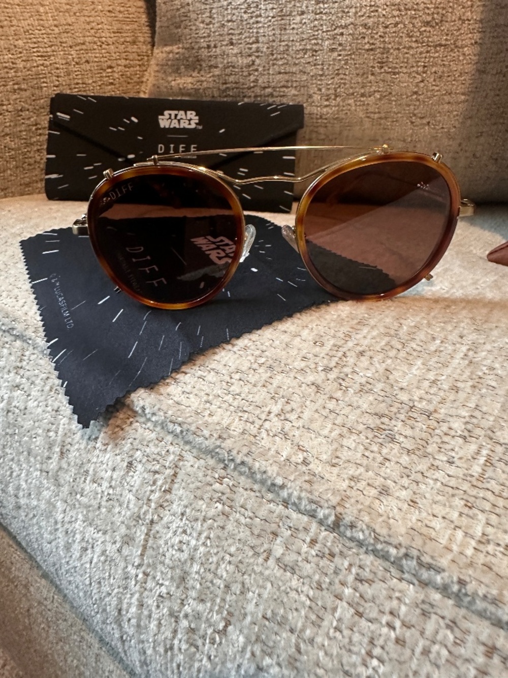 DIFF x Star Wars Obi-Wan Polarized Sunglasses - Picture 5 of 9